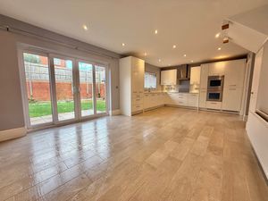 Photo 5- click for photo gallery